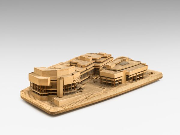 Modell des Bestandsgeb�udes aus dem Jahr 1982 im Ma�stab 1:200