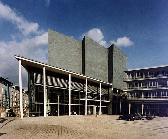 Erster ostdeutscher Konzerthallenneubau in Halle eingeweiht