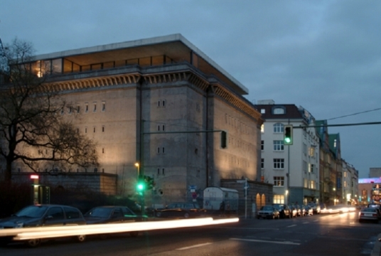 Realarchitektur - Wohnhaus / Sammung Boros in Berlin