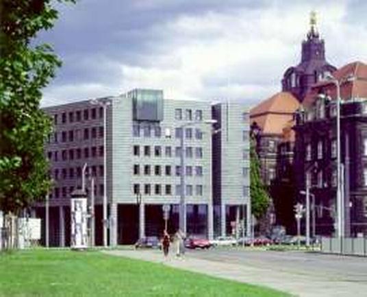 Ministerialgebude am Carolaplatz in Dresden eingeweiht