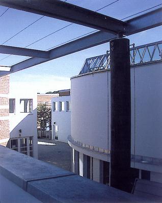 Fertigstellung des ersten Bauabschnittes des Sankt-Joseph-Krankenhauses in Berlin