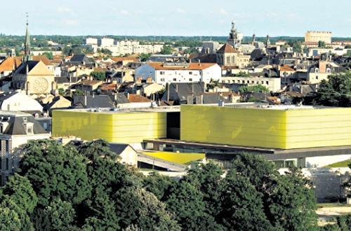 Theater in Poitiers erffnet