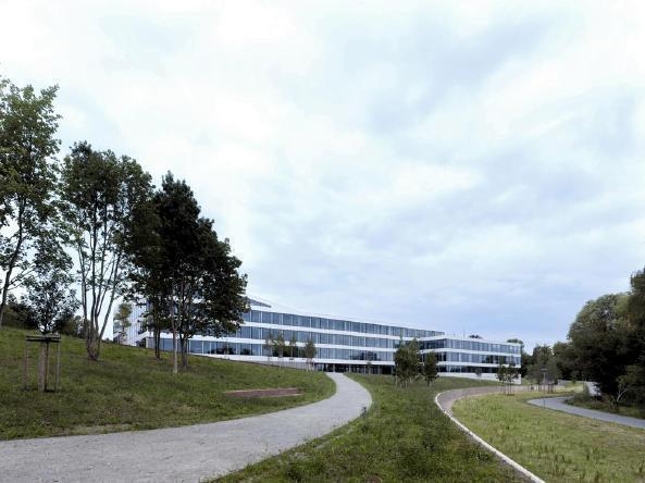 Forschungs- und Verwaltungsgebude in Lbeck bezogen