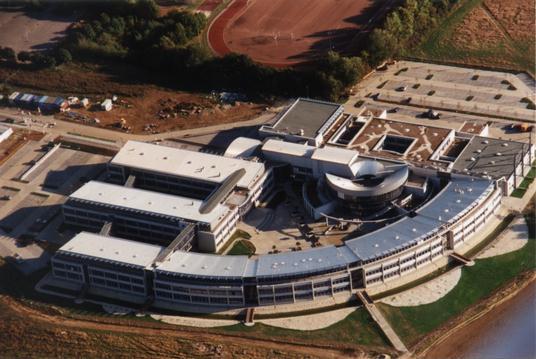 Neubau der Fachhochschule in Sankt Augustin eingeweiht