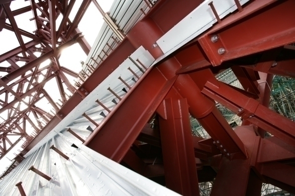Tragwerk fr 35.000 Tonnen Ausstellungsraum