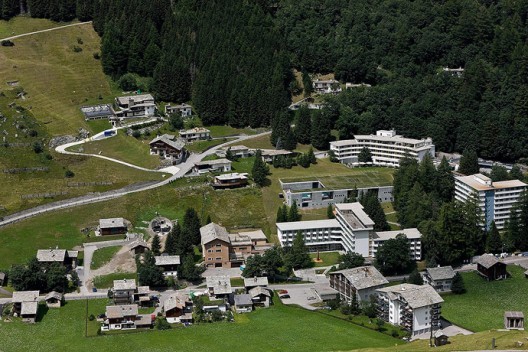 Villa in Vals von SeArch fertig