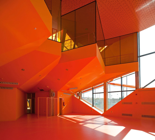 Jugendzentrum bei Madrid fertig