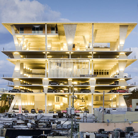 Parkhaus von HdM in Miami fertig / Beton unter Palmen - Architektur und