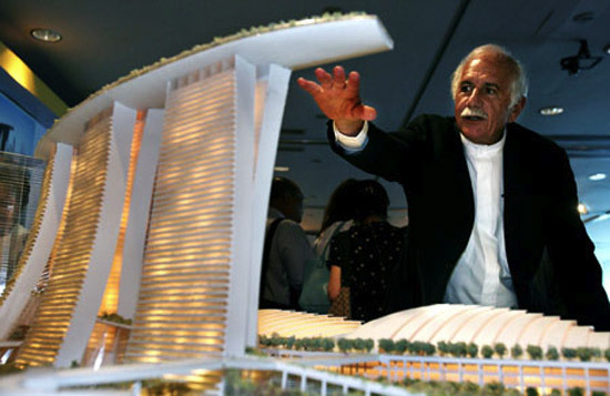 Moshe Safdie, Singapur, Casino, Erffnung
