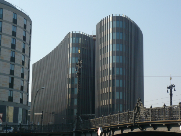 Spreedreieck in Berlin bezogen