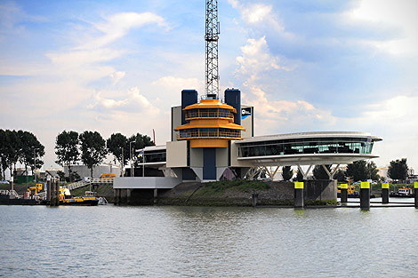 Neubau von Broekbakema im Hafen