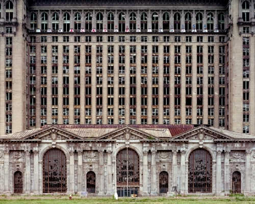 Detroit, Yves Marchand und Romain Meffre, The Ruins of Detroit, Steidl Verlag, Bcher im BauNetz