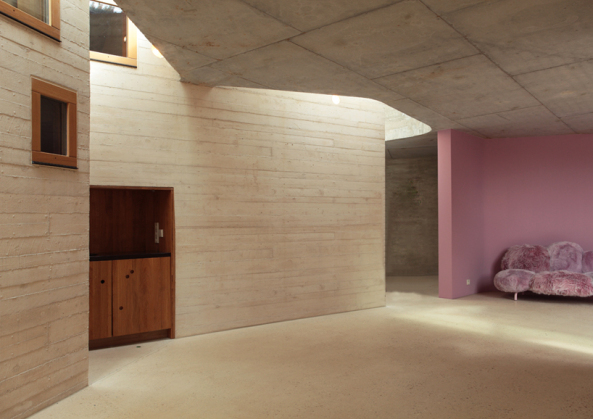 Miniwohnt�rme bei Paris bezogen