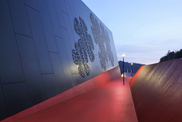 Slowenien, enota, Sporthalle