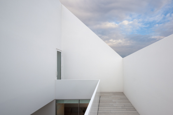 Aires Mateus & Associados (Lissabon), Portugal, Wohnhaus in Leiria, Minimalismus