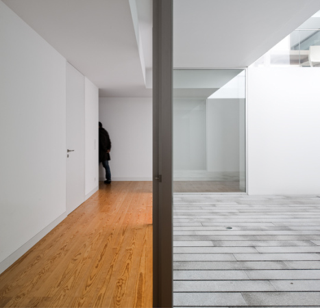 Aires Mateus & Associados (Lissabon), Portugal, Wohnhaus in Leiria, Minimalismus