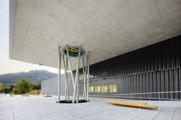 Fakulttsneubau in Spanien eingeweiht